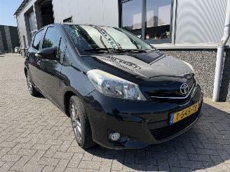 Voiture accidenté Toyota Yaris 1.3 VVT-i Aspiration 2014/4