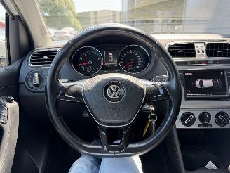 Volkswagen Polo 1.0 BlueMotion Connected Series picture 35