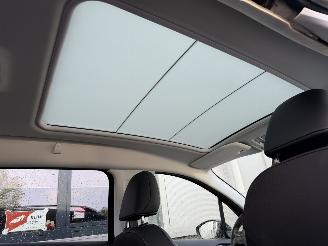 Peugeot 2008 1.2 PureTech GT-Line picture 16