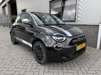 Damaged car Fiat 500E 42 kWh 2023/3