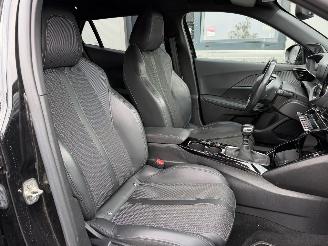 Peugeot 2008 1.2 PureTech GT-Line picture 6