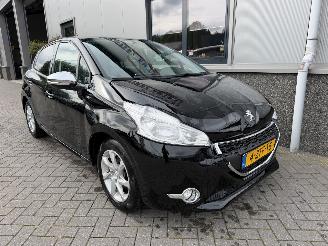 Peugeot 208 1.2 PureTech Style picture 4