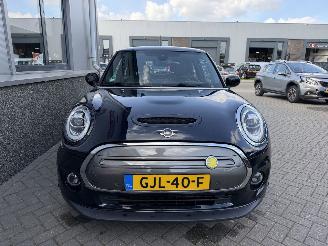 Mini Electric MINI Yours 33 kWh picture 14