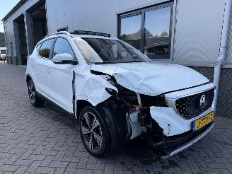 krockskadad bil auto MG ZS EV Luxury 45 kWh 2020/8