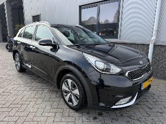 skadebil auto Kia Niro 1.6 GDi Hybrid DynamicLine RG-495-G 2017/11