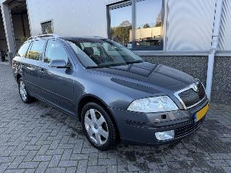 škoda osobní automobily Skoda Octavia 2.0 FSI Elegance Attractive Business Automaat 20-GXL-5 2008/9