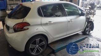Peugeot 208 208 I (CA/CC/CK/CL), Hatchback, 2012 / 2019 1.2 12V e-THP PureTech 110 picture 8