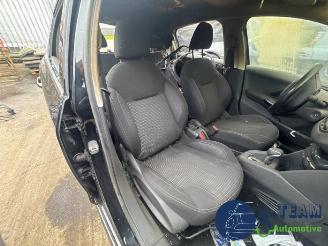 Peugeot 208 208 I (CA/CC/CK/CL), Hatchback, 2012 / 2019 1.2 12V e-THP PureTech 110 picture 16