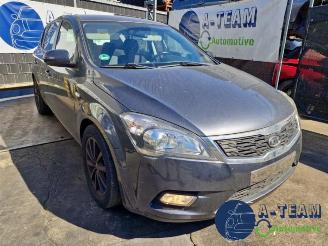 Auto da rottamare Kia Cee d Cee'd (EDB5), Hatchback 5-drs, 2006 / 2012 1.4 CVVT 16V 2012/1