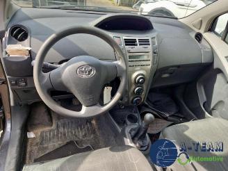 Toyota Yaris Yaris II (P9), Hatchback, 2005 / 2014 1.0 12V VVT-i picture 21