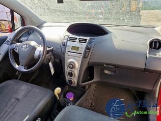 Toyota Yaris Yaris II (P9), Hatchback, 2005 / 2014 1.3 16V VVT-i picture 24