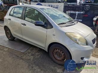 Toyota Yaris Yaris II (P9), Hatchback, 2005 / 2014 1.3 16V VVT-i picture 10