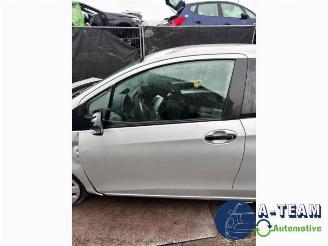 Toyota Yaris Yaris III (P13), Hatchback, 2010 / 2020 1.0 12V VVT-i picture 15