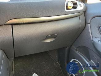 Vrakbiler auto Renault Grand-scenic Grand Scenic III (JZ), MPV, 2009 / 2016 1.4 16V TCe 130 2009/10