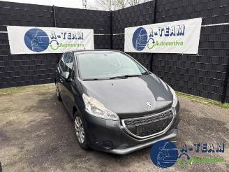 Coche siniestrado Peugeot 208 208 I (CA/CC/CK/CL), Hatchback, 2012 / 2019 1.2 Vti 12V PureTech 82 2013/1