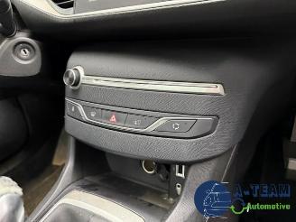 Peugeot 308 308 SW (L4/L9/LC/LJ/LR), Combi 5-drs, 2014 / 2021 1.2 12V e-THP PureTech 110 picture 13