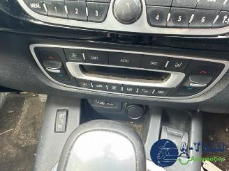 Renault Grand-scenic Grand Scenic III (JZ), MPV, 2009 / 2016 2.0 16V CVT picture 23