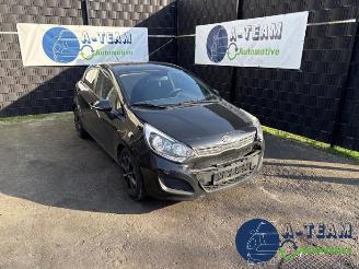 krockskadad bil auto Kia Rio Rio III (UB), Hatchback, 2011 / 2017 1.2 CVVT 16V 2011/10