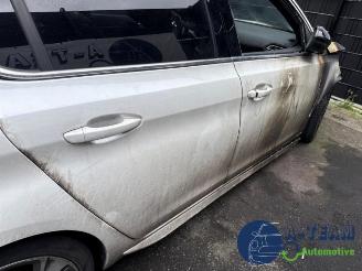 Peugeot 308 308 (L3/L8/LB/LH/LP), Hatchback 5-drs, 2013 / 2021 1.2 12V e-THP PureTech 130 picture 29