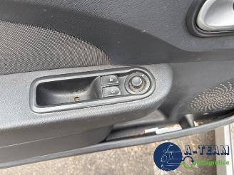 Renault Twingo Twingo II (CN), Hatchback 3-drs, 2007 / 2014 1.2 16V picture 19