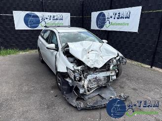 Coche siniestrado Toyota Auris Touring Sports Auris Touring Sports (E18), Combi, 2013 / 2018 1.8 16V Hybrid 2014/12