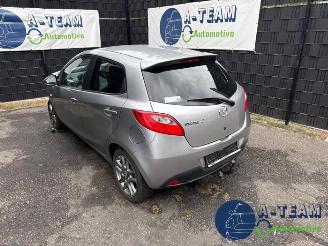 Vrakbiler auto Mazda 2 2 (DE), Hatchback, 2007 / 2015 1.3 16V MZR 2012/11