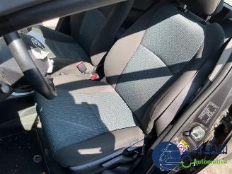 Toyota Yaris Yaris III (P13), Hatchback, 2010 / 2020 1.0 12V VVT-i picture 9