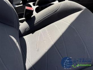 Ford Fiesta Fiesta 6 (JA8), Hatchback, 2008 / 2018 1.0 Ti-VCT 12V 65 picture 20