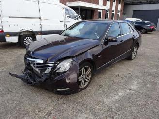 Coche siniestrado Mercedes E-klasse E (W212), Sedan, 2009 / 2016 E-200 CDI 16V BlueEfficiency,BlueTEC 2011/4