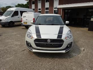 Démontage voiture Suzuki Swift Swift (ZC/ZD), Hatchback 5-drs, 2017 1.2 Dual Jet 16V Allgrip 2019/10