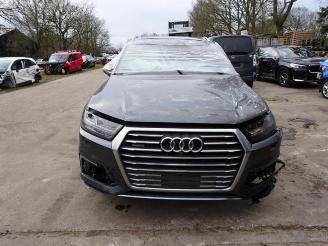 Salvage car Audi Q7 Q7 (4MB/4MG), SUV, 2015 3.0 TDI V6 24V e-tron plug-in hybrid 2017/9