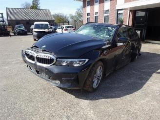 Vrakbiler auto BMW 3-serie 3 serie Touring (G21), Combi, 2019 318d 2.0 TwinPower Turbo 16V Mild Hybrid 2021/1