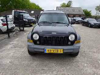 Schadeauto Jeep Cherokee 2.8 crd automaat grijskenteken 2007/2