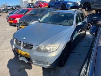 BMW 3-serie 320i touring arktis metallic a34/7 picture 2