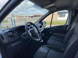 Renault Trafic 2.0 dCi 120 T29 L2H1 DC Business picture 3
