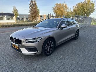 Tweedehands auto Volvo V-60 2.0 B3 Essential Edition 2024/1
