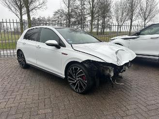 Volkswagen Golf 2.0 TSI GTI picture 3