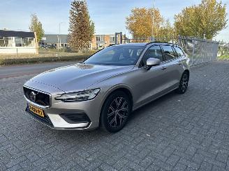  Volvo V-60 2.0 B3 Essential Edition 2024/1