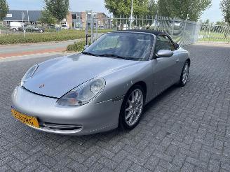 krockskadad bil auto Porsche 911 Cabrio 3.4 Carrera 2000/10