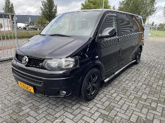 krockskadad bil bedrijf Volkswagen Transporter 2.0 TDI L2H1 DC Comfortline 2010/9