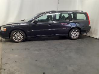 Volvo V-70 V70 (SW) 2.4 D5 20V (D5244T5) [120kW]  (01-2001/12-2008) picture 4