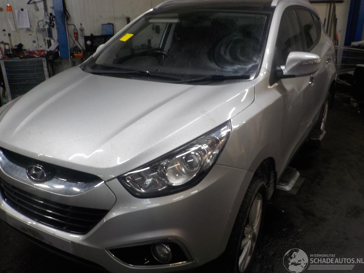 Hyundai Ix35 iX 35 (LM) SUV 2.0 CRDi 16V 4x4 (D4HA) [135kW]  (01-2010/09-2015)