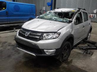 Auto da rottamare Dacia Sandero Sandero II Hatchback 0.9 TCE 12V (H4B-400(H4B-A4)) [66kW]  (10-2012/..=
=2E) 2013/6