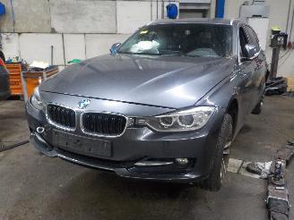Salvage car BMW 3-serie 3 serie Touring (F31) Combi 320d 2.0 16V (N47-D20C) [120kW]  (07-2012/=
06-2019) 2013
