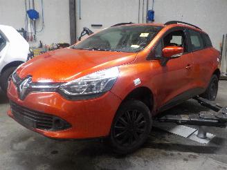 Salvage car Renault Clio Clio IV Estate/Grandtour (7R) Combi 5-drs 0.9 Energy TCE 90 12V (H4B-4=
08(H4B-B4)) [66kW]  (01-2013/08-2021) 2015