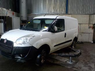 Auto da rottamare Fiat Doblo Doblo Cargo (263) Van 1.6 D Multijet (198.A.3000) [77kW]  (02-2010/07-=
2022) 2013