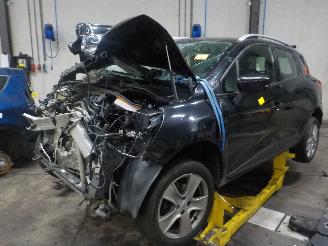 Auto da rottamare Renault Clio Clio IV Estate/Grandtour (7R) Combi 5-drs 0.9 Energy TCE 90 12V (H4B-4=
00(H4B-A4)) [66kW]  (01-2013/08-2021) 2015