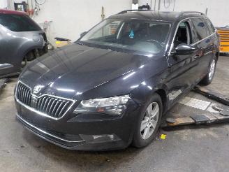 Auto da rottamare Skoda Superb Superb Combi (3V5) Combi 1.5 TSI Evo 16V (DPCA) [110kW]  (02-2017/...)= 2019