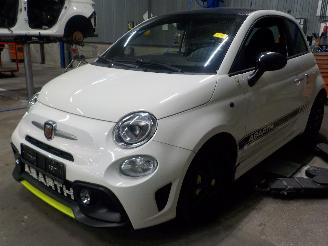 Vrakbiler auto Abarth  500/595/695 Hatchback 1.4 T-Jet 16V 695 (312.A.1000) [140kW]  (08-2008=
/...) 2012
