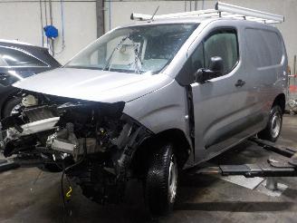 Auto da rottamare Peugeot Partner Partner (EF/EU) Van 1.5 BlueHDi 100 (DV5RD(YHY)) [75kW]  (07-2019/...)= 2020